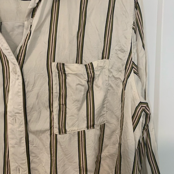 Satin button up pajama shirt EUC - Picture 5 of 8